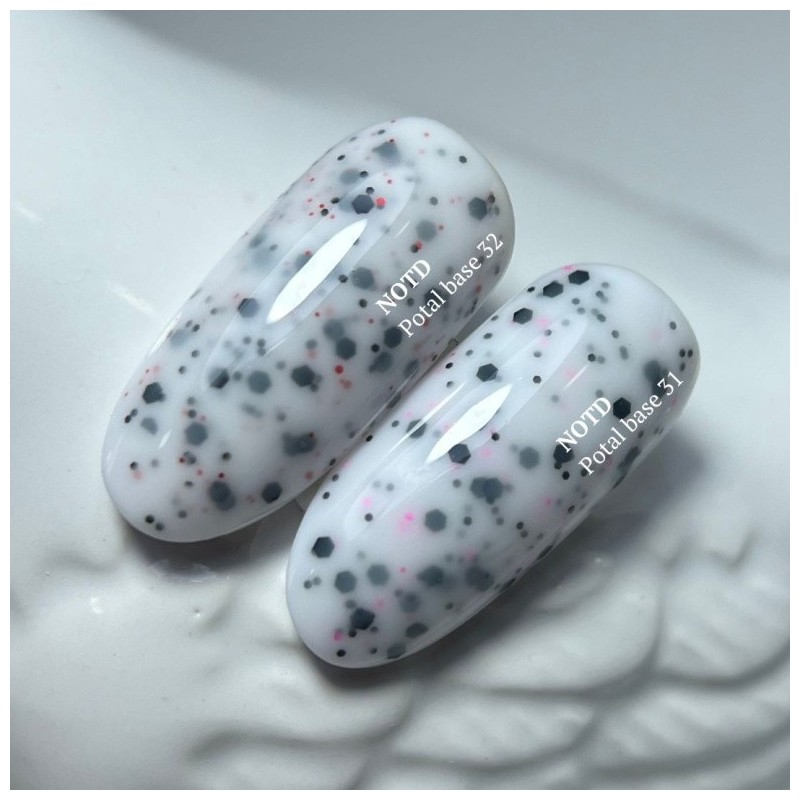 NAILSOFTHEDAY Potal base 32, 10 ml NAILSOFTHEDAY Potal base 32, 10 ml