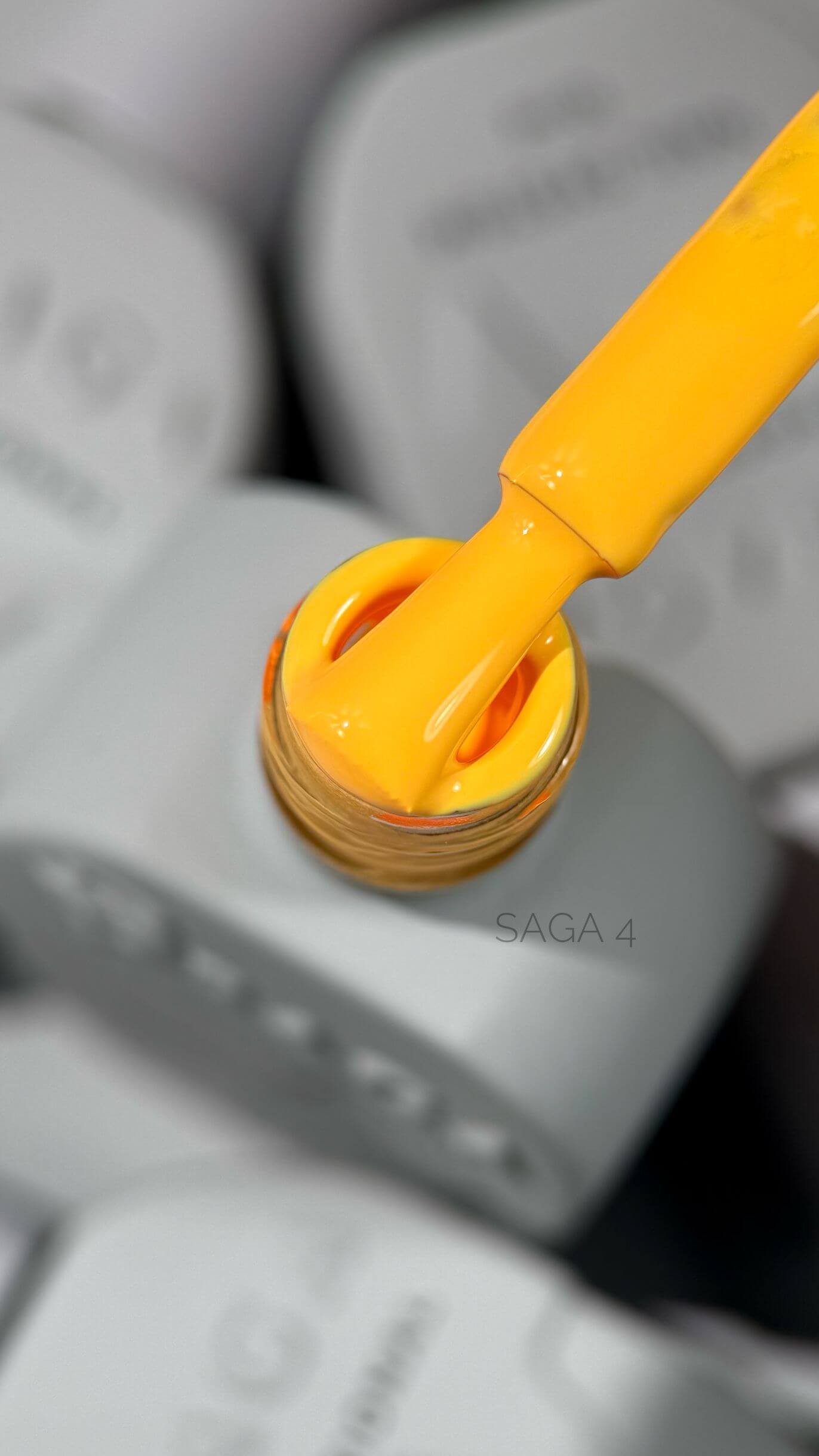SAGA Color Gel Polish 04, 10ml - obrazek 2