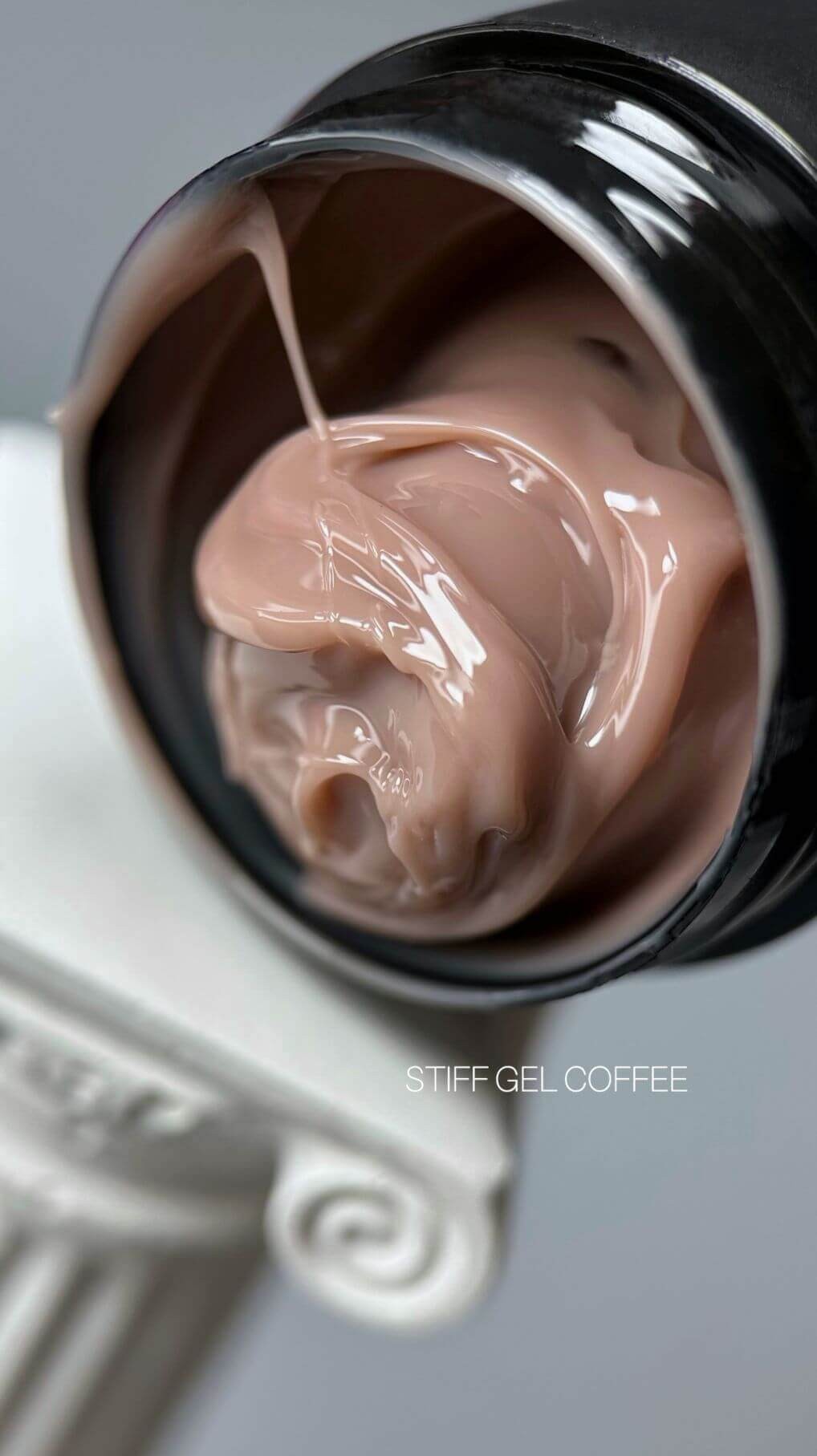 SAGA Stiff Gel Coffee 15 ml - obrazek 2