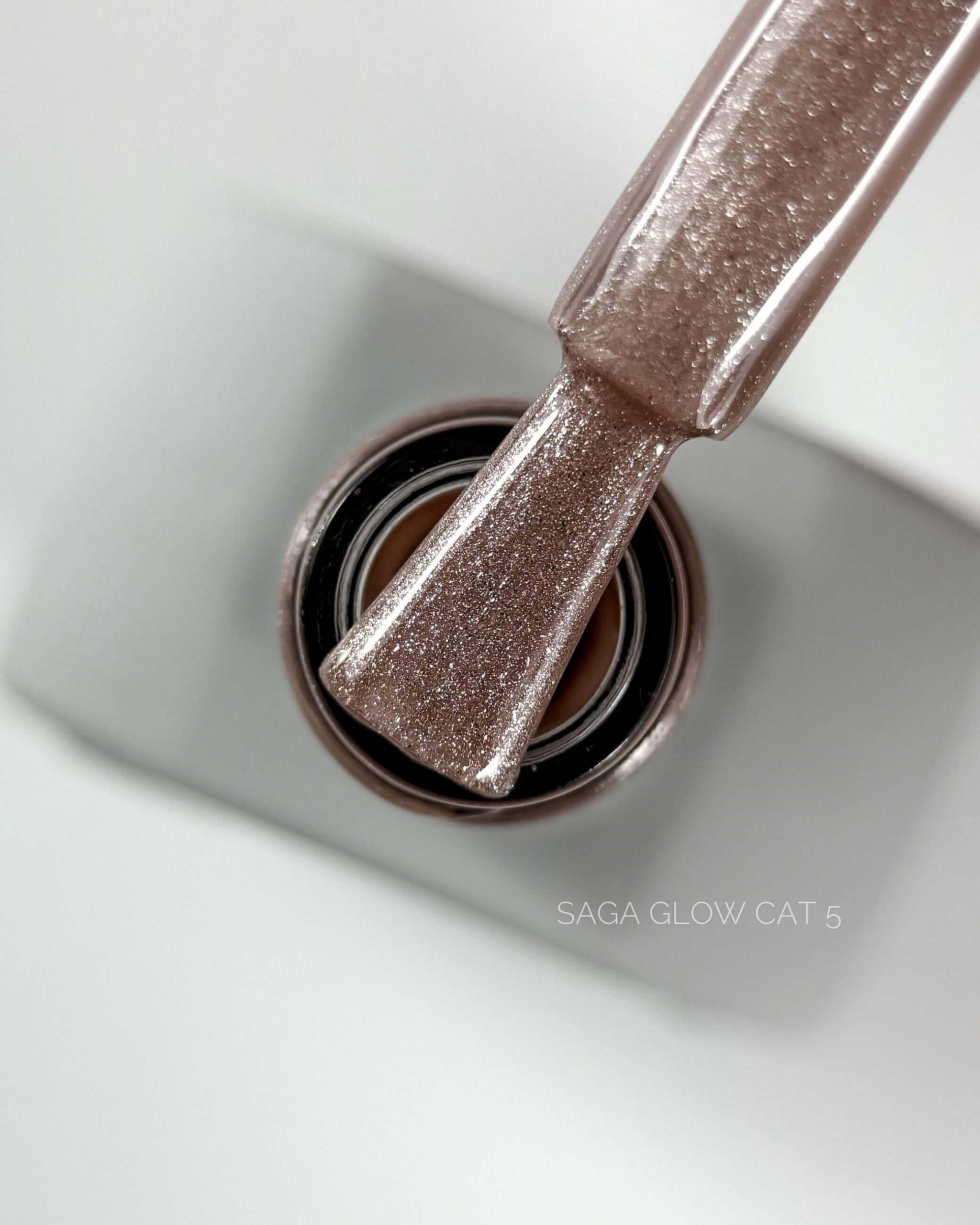 SAGA Professional Glow Cat 05, 10ml - obrazek 2