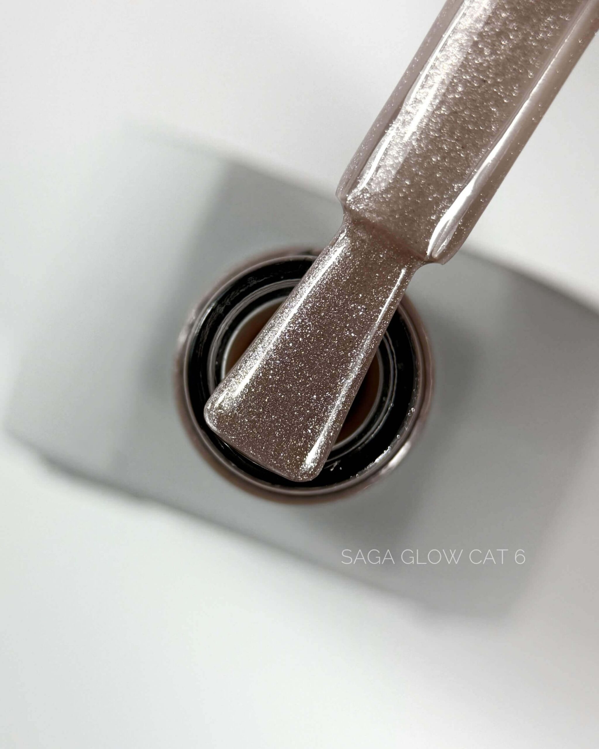 SAGA Professional Glow Cat 06, 10ml - obrazek 2